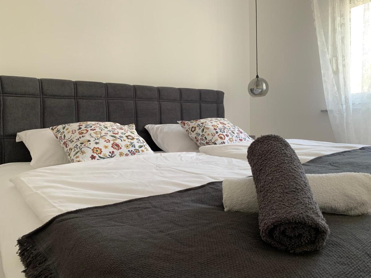 Apartments Luce Трогир Экстерьер фото