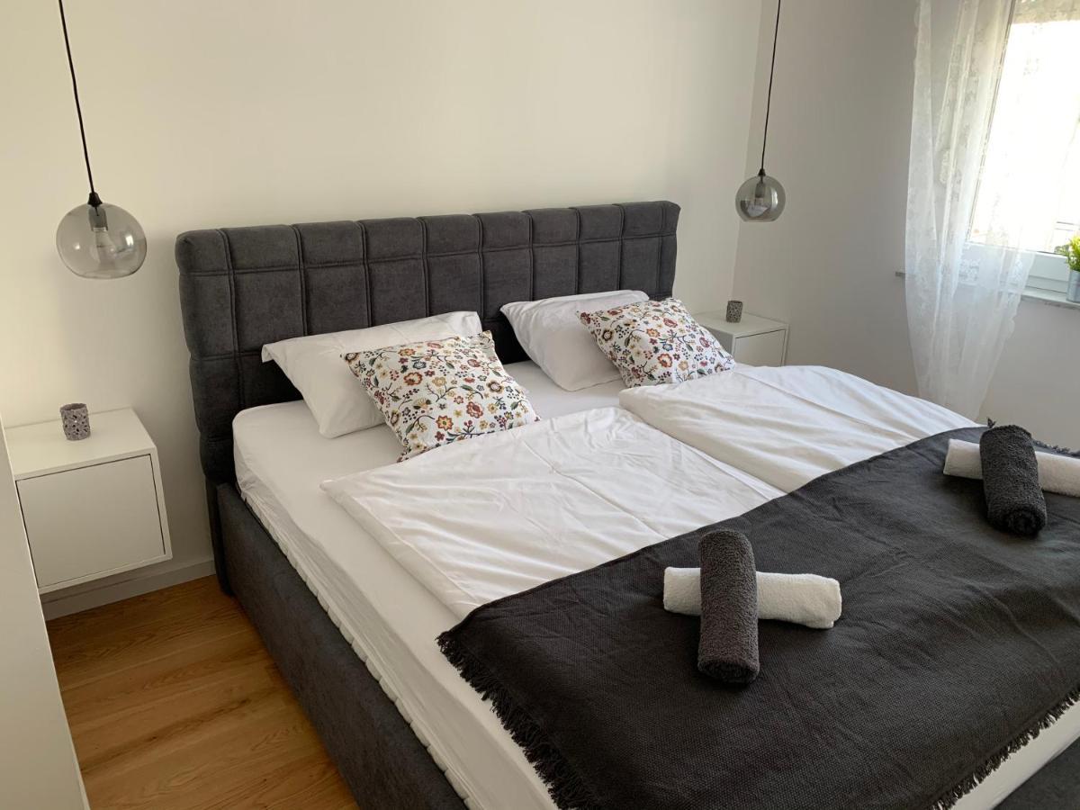 Apartments Luce Трогир Экстерьер фото